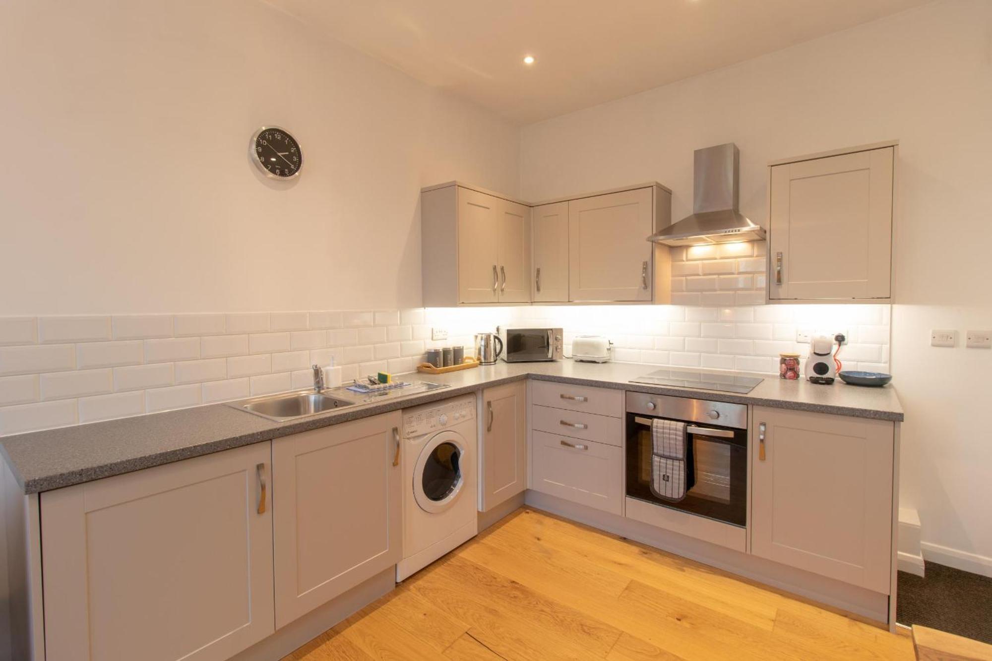 Crescent House Apartments Telford Phòng bức ảnh