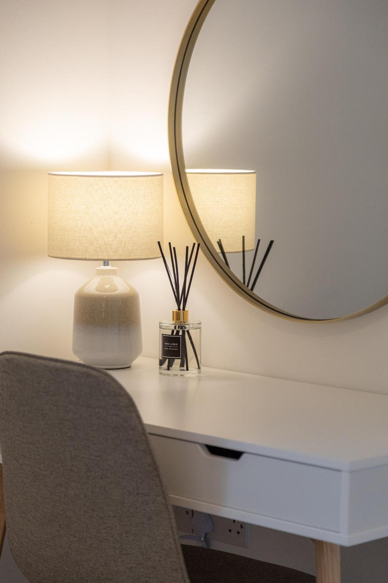 Crescent House Apartments Telford Phòng bức ảnh