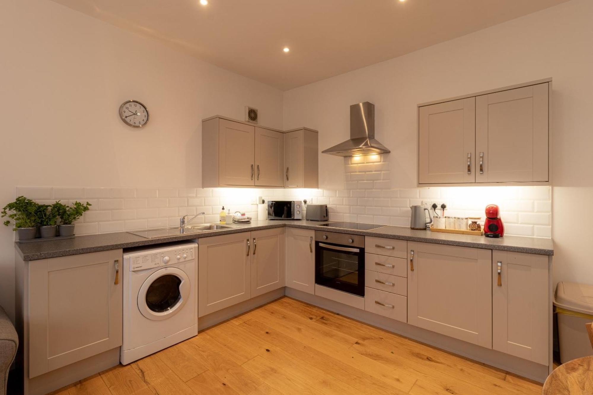Crescent House Apartments Telford Phòng bức ảnh