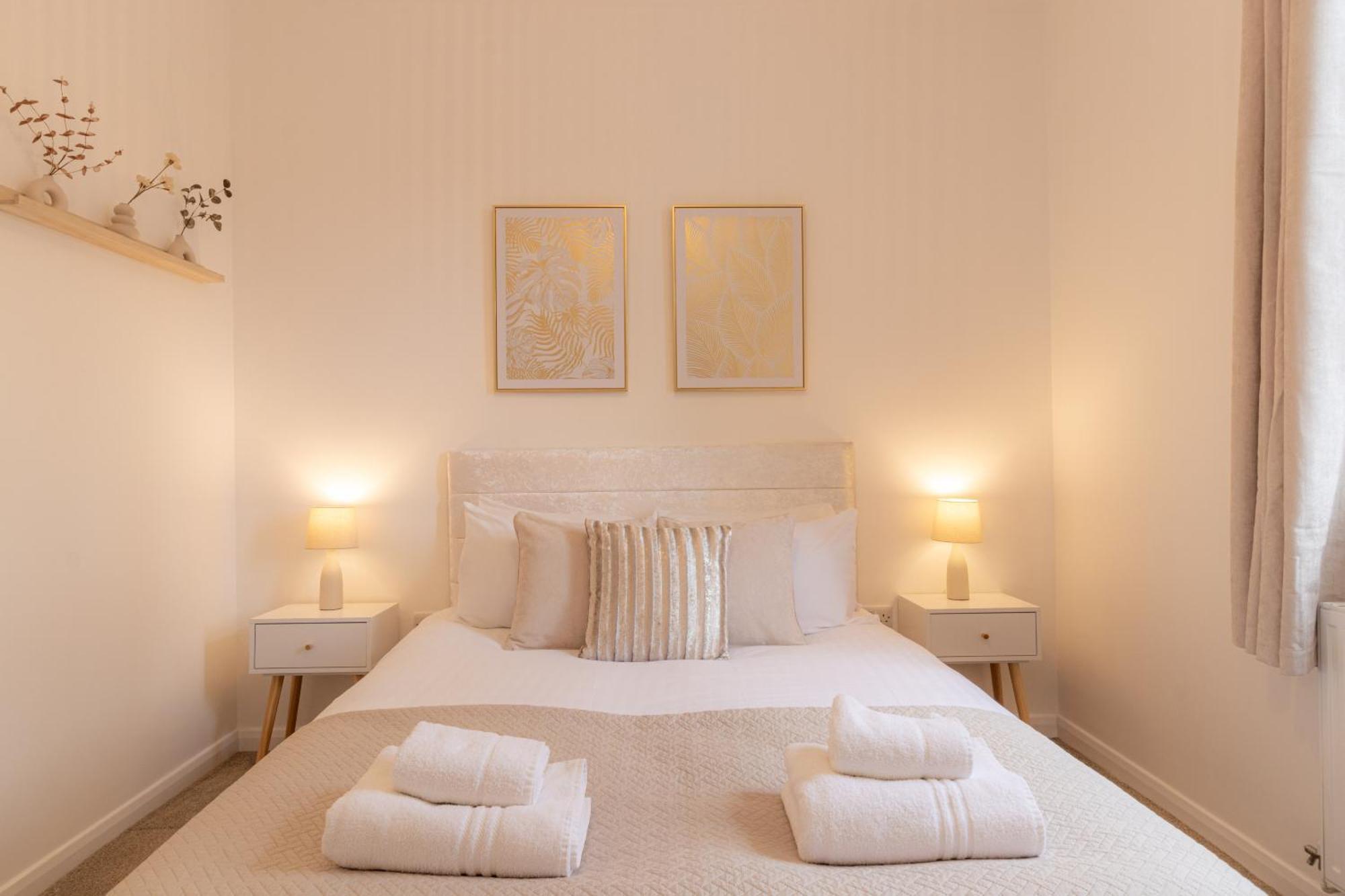 Crescent House Apartments Telford Phòng bức ảnh