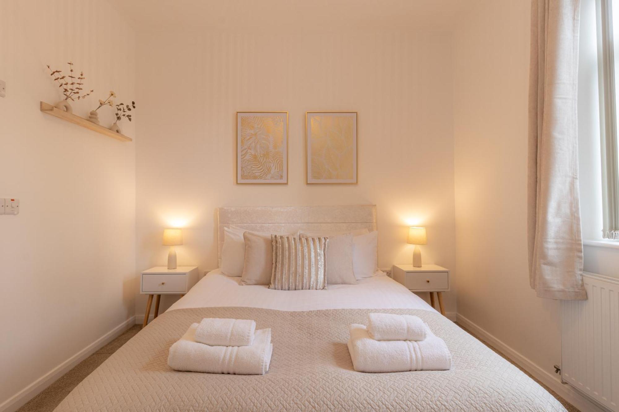 Crescent House Apartments Telford Phòng bức ảnh