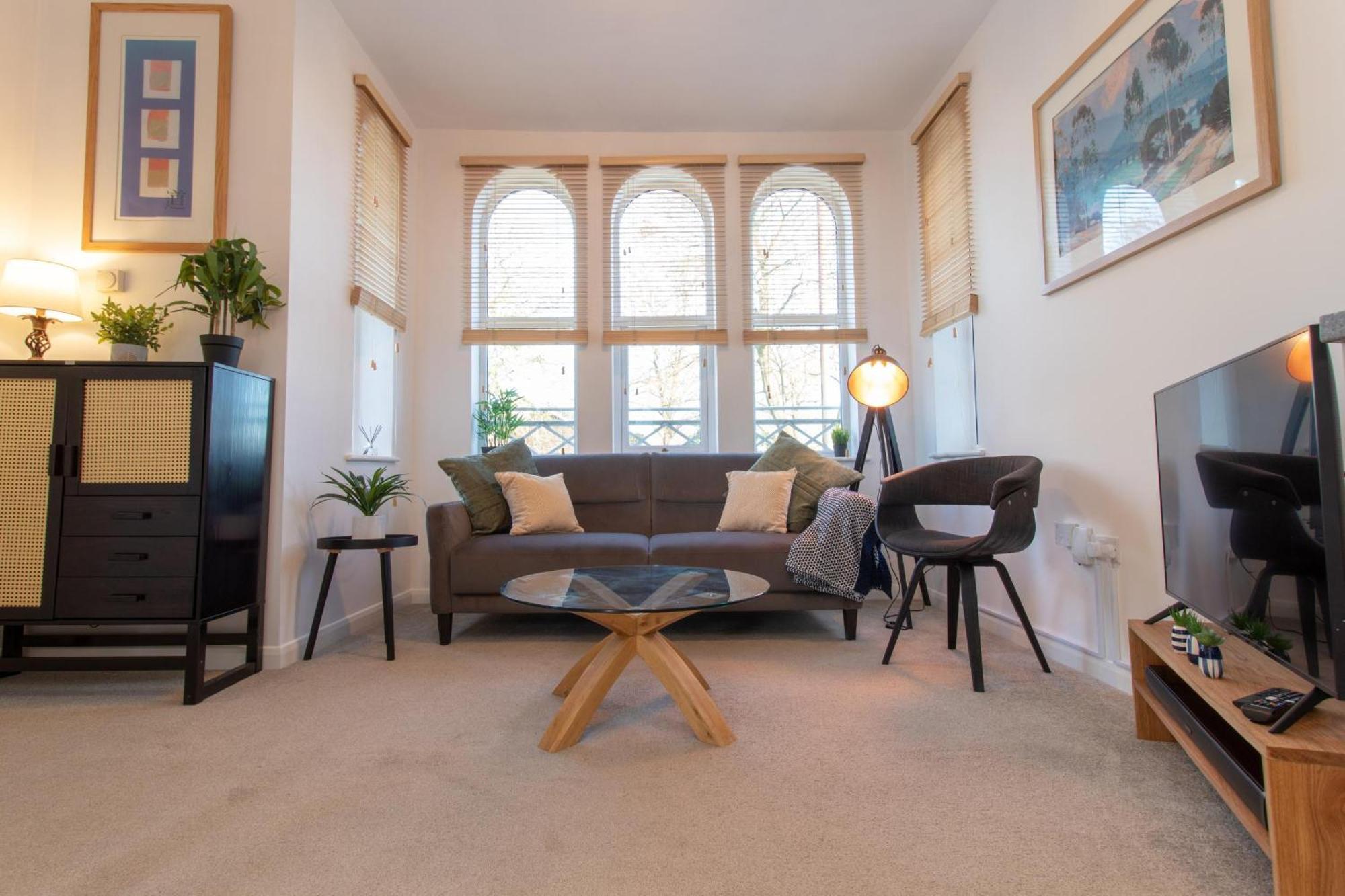 Crescent House Apartments Telford Phòng bức ảnh