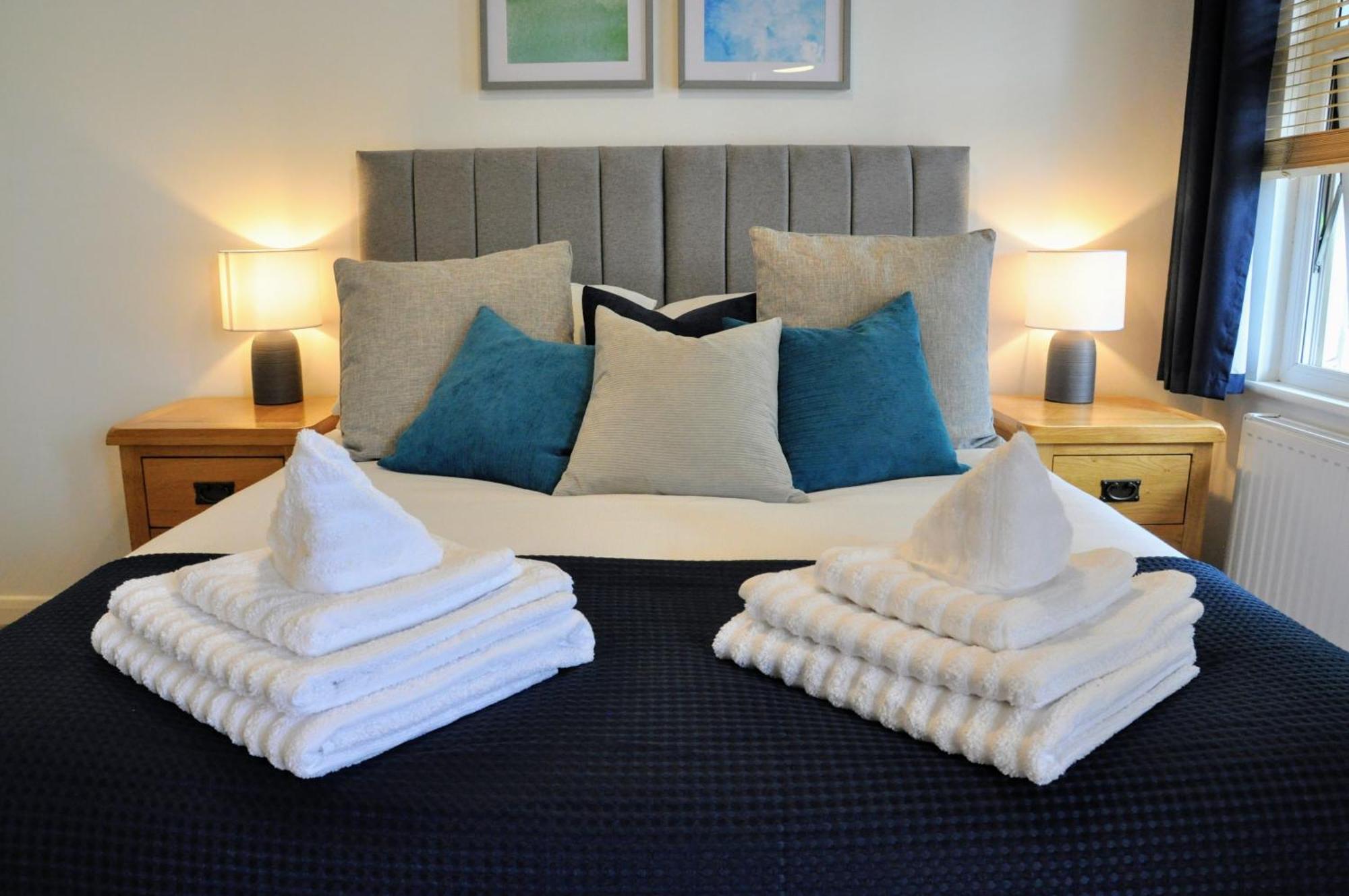 Crescent House Apartments Telford Phòng bức ảnh
